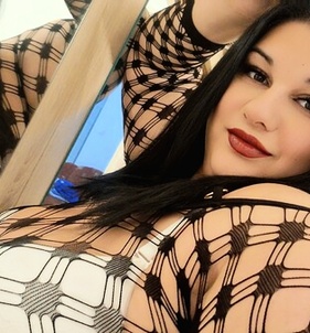 Auróra (25+ éves, Nő) - Telefon: +36/20/446-68-84 - Győr Belváros Első emeleti  liftes lakás , szexpartner