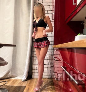Adél Budapest escort Mädchen