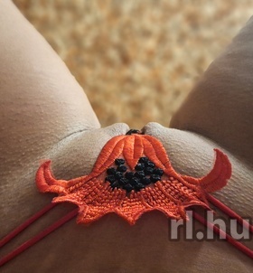 Adrienn Budapest escort Mädchen