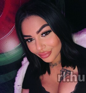 AdriennVIP (20 éves) - Telefon: +36 70 / 782-1642 - Budapest, VI