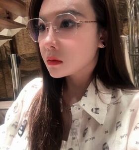 Aili (25 éves) - Telefon: +36 70 / 272-4258 - Nyíregyháza