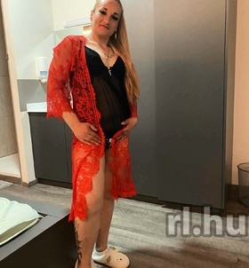 Alexandra (35 éves) - Telefon: +36 70 / 612-6747 - Papkeszi