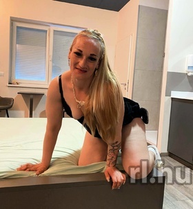 Alexandra (35 éves) - Telefon: +36 70 / 612-6747 - Papkeszi