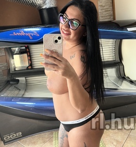 Alina (26 éves) - Telefon: +36 20 / 505-0214 - Balatonfenyves