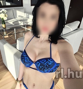 Alma Veszpr�m massz�zs l�nyok