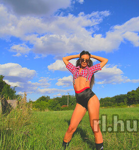 Anelíz (25+ éves) - Telefon: +36 70 / 235-0585 - Miskolc