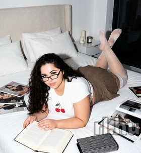 Anna (23+ éves) - Telefon: +36 30 / 523-6961 - Debrecen