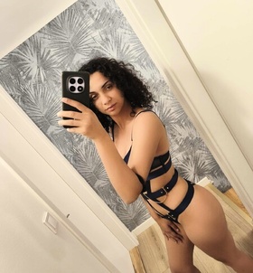 Aysah (23 éves) - Telefon: +36 30 / 685-5444 - Salgótarján