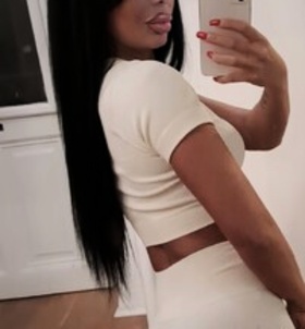 Azra (26 éves, Nő) - Telefon: +36 30 / 741-3458 - Budapest, VI., szexpartner