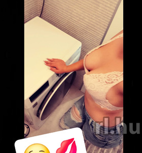Betti (18+ éves) - Telefon: +36 30 / 699-6580 - Szeged