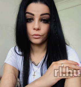 Bettina (22+ éves) - Telefon: +36 70 / 531-6552 - Miskolc