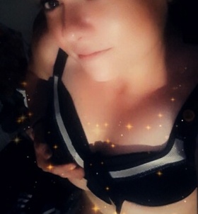 Bettyke (30+ éves, Nő) - Telefon: +36 70 / 159-7890 - Sülysáp, szexpartner