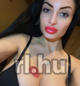 Carolina_ Budapest escort Mädchen