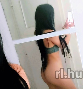 Cloé Petneháza escort Mädchen