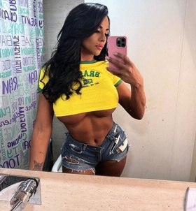 Cristal (27 éves) - Telefon: +36 20 / 397-1623 - Budapest