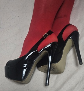 Daniella (27 éves) - Telefon: +36 20 / 273-9081 - Szombathely