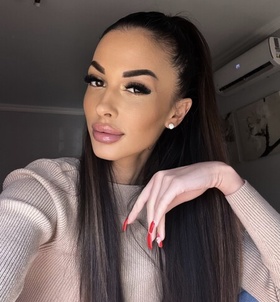 Diana (24 éves) - Telefon: +36 30 / 715-9877 - Kecskemét