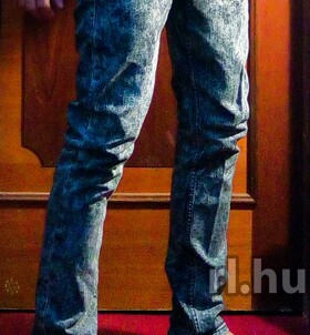 Sz�kesfeh�rv�r, Domi 06209681438