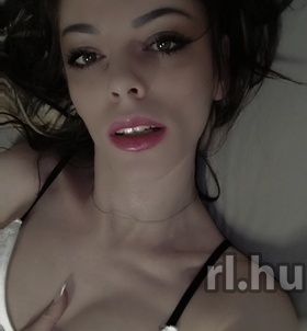 Dominika (18 éves) - Telefon: +36 30 / 468-1777 - Nagykanizsa