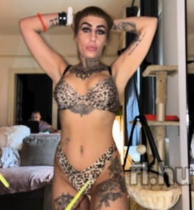 Dorina Pécs escort girls