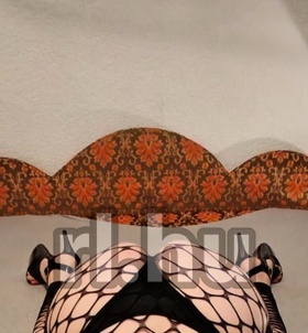 Elena Szekszárd escort girls