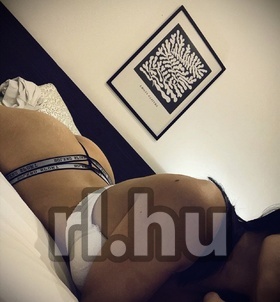 Elizabet (20+ éves) - Telefon: +36 30 / 754-8901 - Mosonmagyaróvár