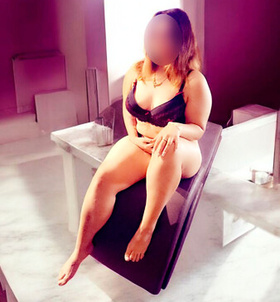 Elyz (24 éves) - Telefon: +36 20 / 209-1413 - Dunakeszi