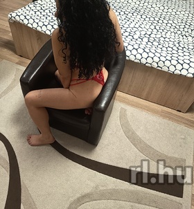 Emilia Kiskunhalas escort Mädchen