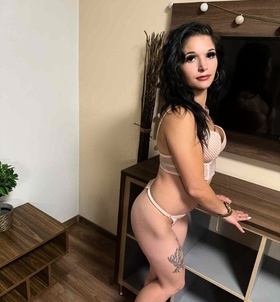 Budapest, Emily 06702733474