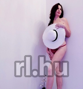 Budapest, Emma 06205830235