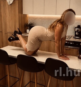 Erika (28+ éves) - Telefon: +36 30 / 714-8757 - Szeged