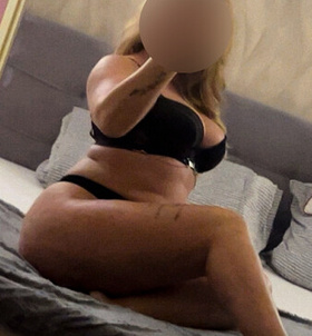 Erika (28+ éves) - Telefon: +36 30 / 714-8757 - Békéscsaba