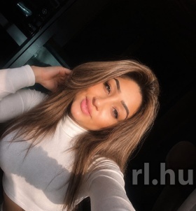 Sz�kesfeh�rv�r, Eszter 06206157621