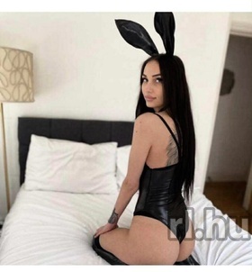 Eszti (25 éves) - Telefon: +36 30 / 530-0155 - Budapest