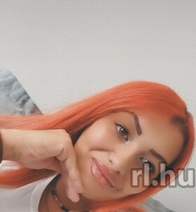 Evelin (22 éves) - Telefon: +36 20 / 343-7101 - Kaposvár
