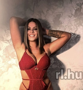 Fanni Szombathely escort Mädchen