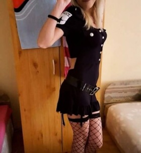 V�szt�, Fanni 06304346688