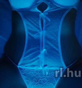 Fatima (23+ éves) - Telefon: +36 20 / 464-9334 - Szolnok