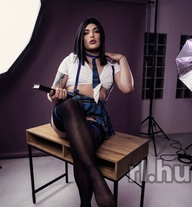 Flora Budapest escort Mädchen
