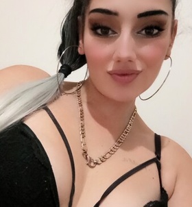 Flymolly (23 éves) - Telefon: +36 30 / 567-3153 - Kecskemét