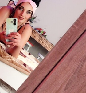 Flymolly (23 éves) - Telefon: +36 30 / 567-3153 - Kecskemét