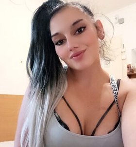 Flymolly (23 éves) - Telefon: +36 30 / 567-3153 - Kecskemét