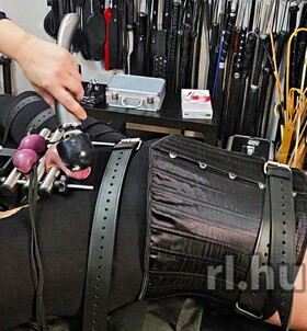 Sz�kesfeh�rv�r, HannaBDSM 06202209422