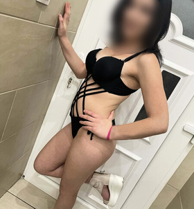 Budapest, Henrietta 06705635165