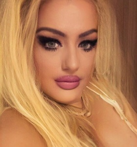 Jázmin (28 éves) - Telefon: +36 20 / 517-6920 - Eger