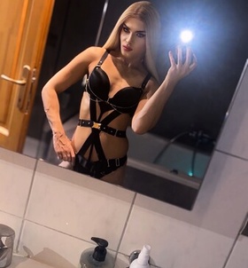 Jonelle (20 éves) - Telefon: +36 20 / 925-3492 - Szeged