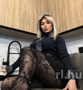 Karla Budapest escort Mädchen