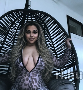 Karla Salgótarján escort Mädchen