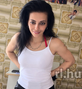 Karolin (25 éves) - Telefon: +36 70 / 205-5355 - Szeged