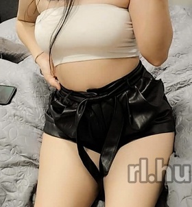 Karolina (20 éves) - Telefon: +36 30 / 086-3112 - Budapest, VII